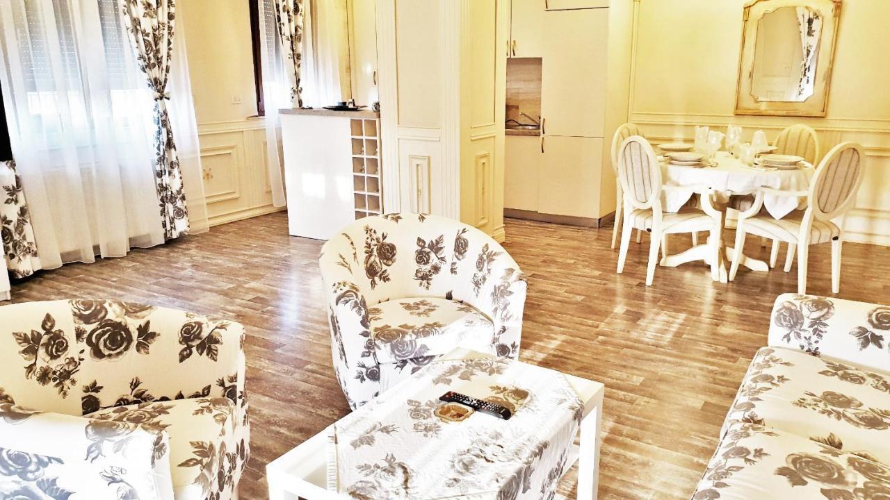My Hotel Apartments Baneasa Boekarest Buitenkant foto